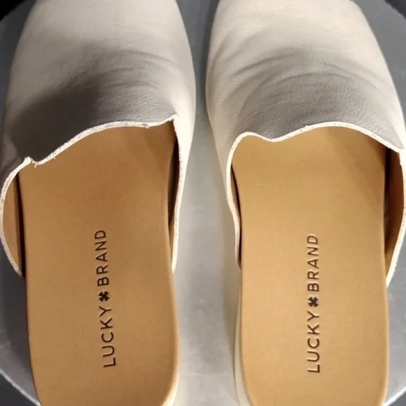 Lucky brand Elegant Cream Women's Slip-On Shoes size 8 pre owned Exellent - Picture 5 of 14